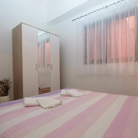 Lägenhet Fuer 3 Personen Ca 35 Qm In Pula, Istrien Istrische Riviera *
